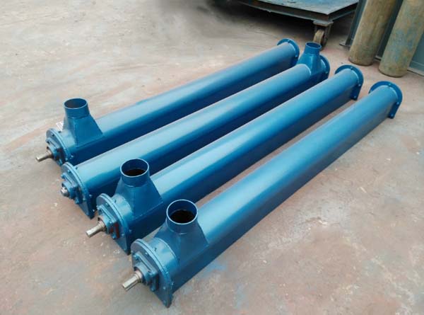 Pipe screw conveyor