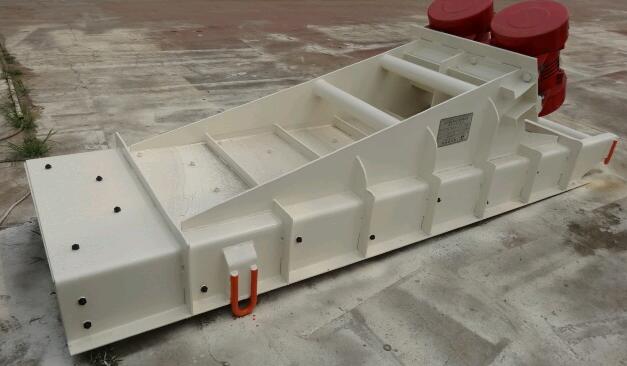 Vibrating feeder machine