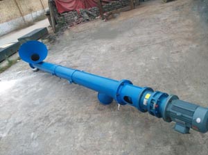 Pipe screw conveyor